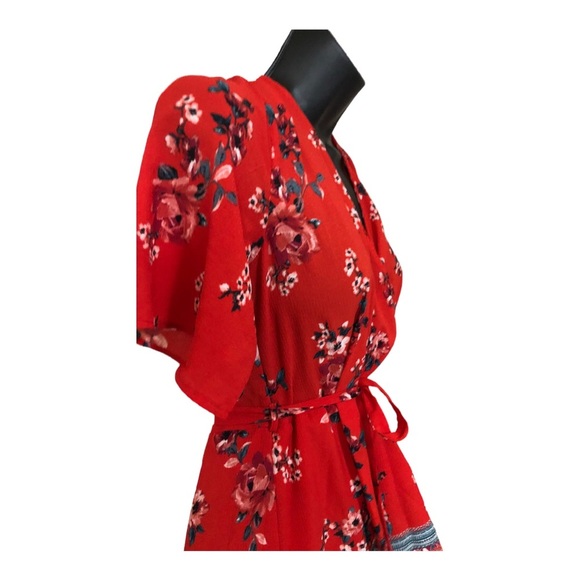 Trixxi red floral wrap front open back cutout belted short romper size medium - Picture 6 of 15